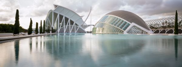 Capturing Reflections: A Photography Journey Through Valencia’s City of Arts and Sciences 1