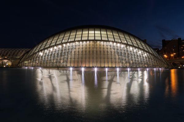 Capturing Reflections: A Photography Journey Through Valencia’s City of Arts and Sciences 1