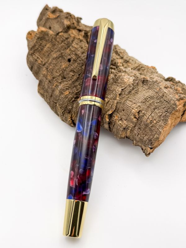 Nebula — Stratford I Fountain Pen in Conway Stewart Heritage Resin