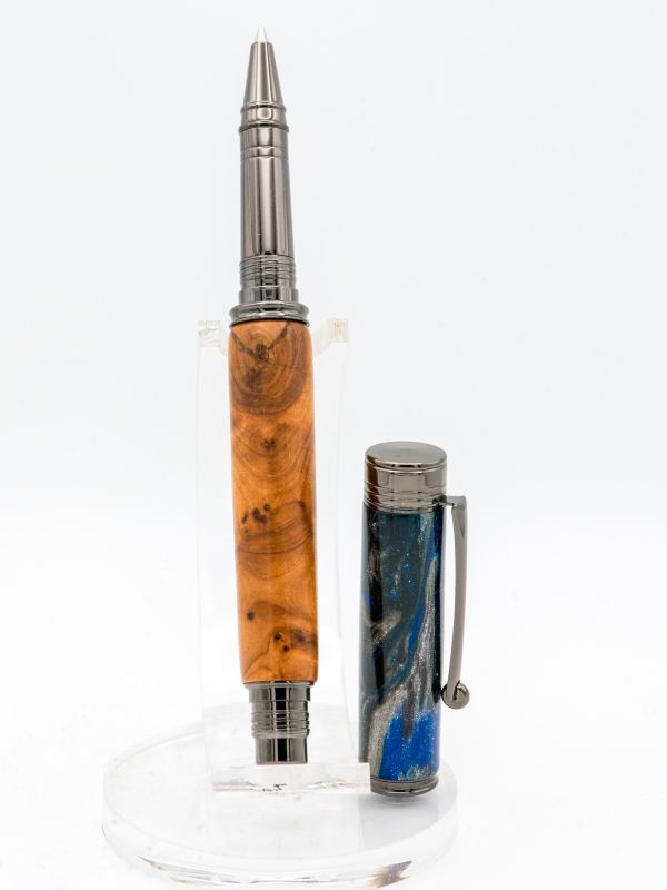 Pippy yew & Diamondcast Resin