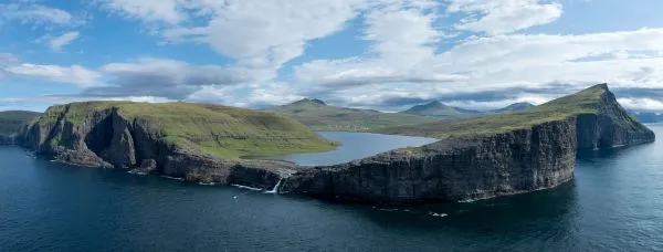 Bøsdalafossur Waterfall & Leitisvatn/Sørvágsvatn