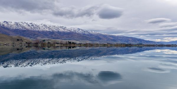 Lake Dunstan Reflections